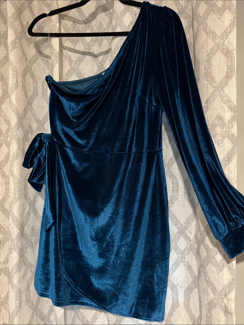 One-Shoulder Velvet Mini Dress in Teal Blue